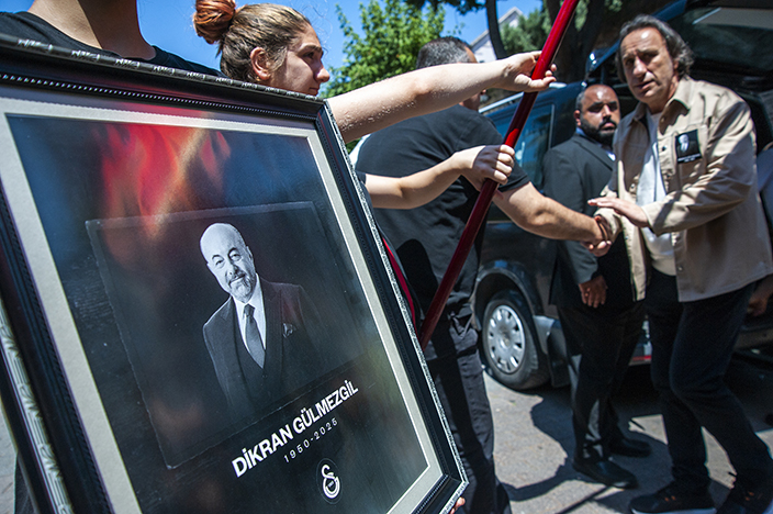 Dikran Gülmezgil, büyük bir kalabalıkla uğurlandı